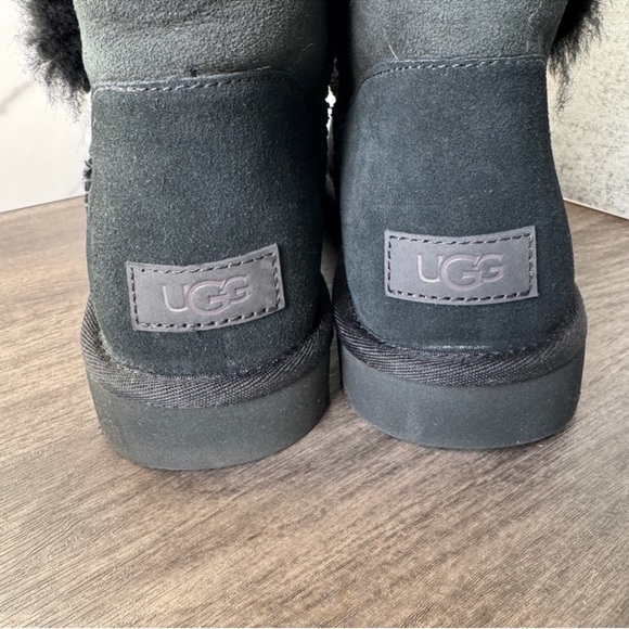 UGG Boots Bailey Button ll Black Size 10 - Picture 4 of 5